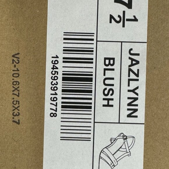 Journee Collection Jazlynn Blush Kitten Pointed Toe Pumps Sz 7.5 - Retail $55 - Picture 2 of 4